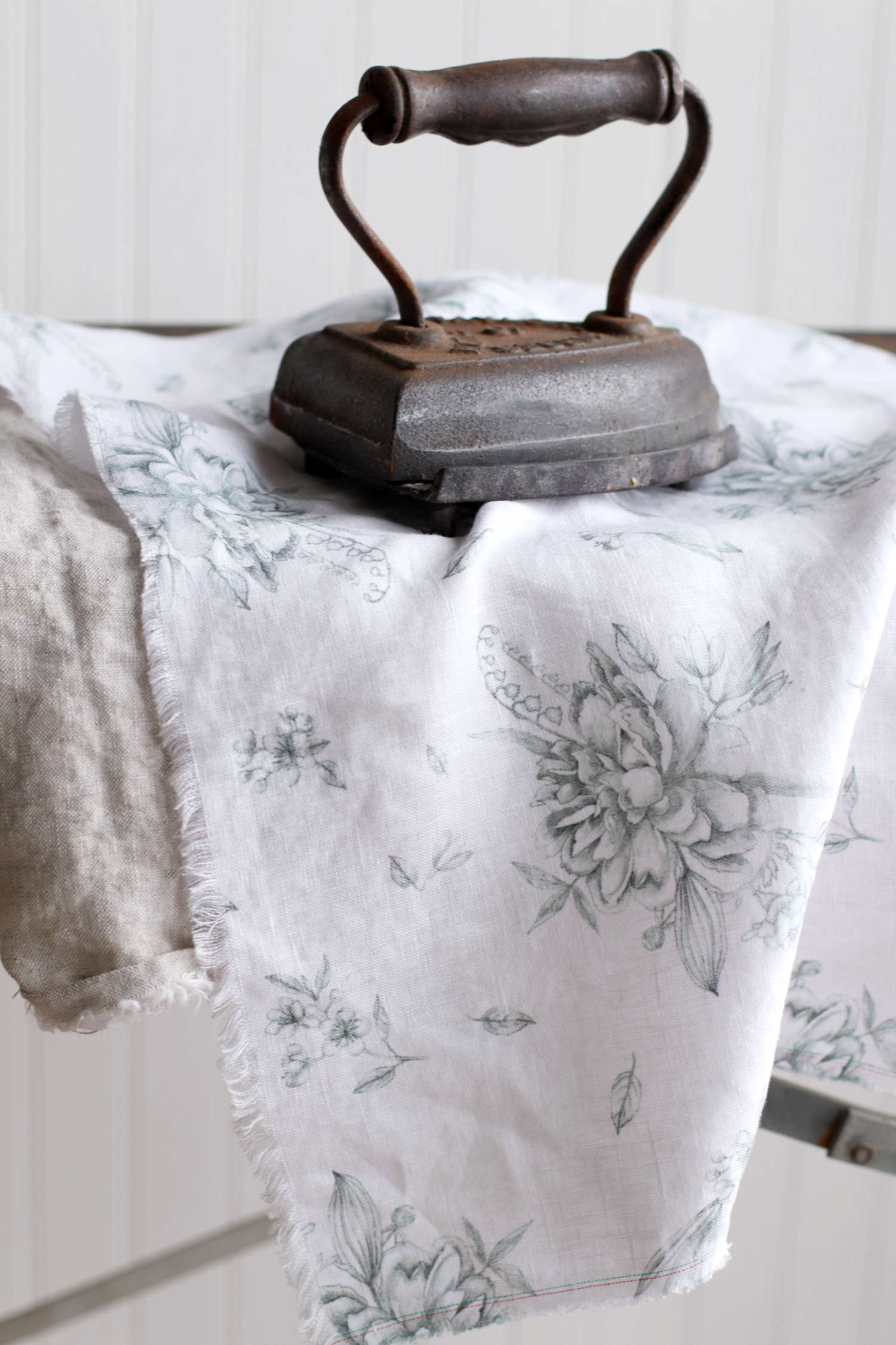 Valensole Grey 200g - End of the Roll - 50 x 125  cm piece washed