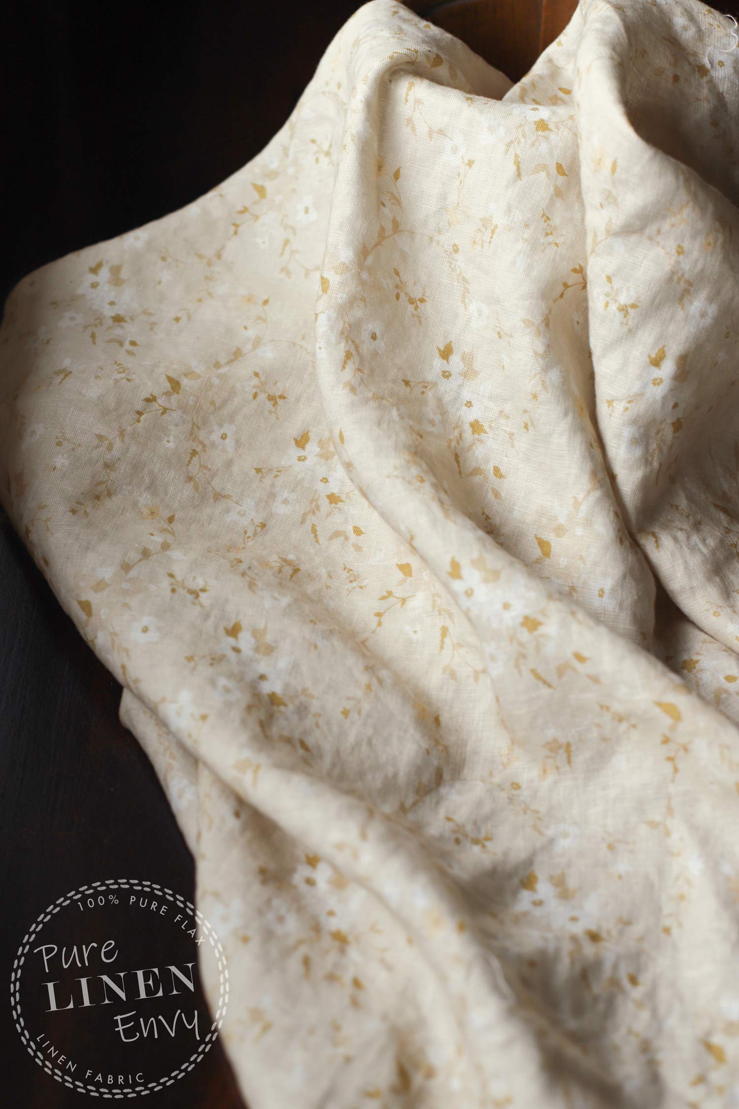 Creamy Petals - End of the Roll - 80 cm piece - FLAW